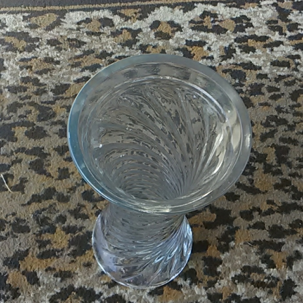 Vase twisted glass made in controversy Italy is it
